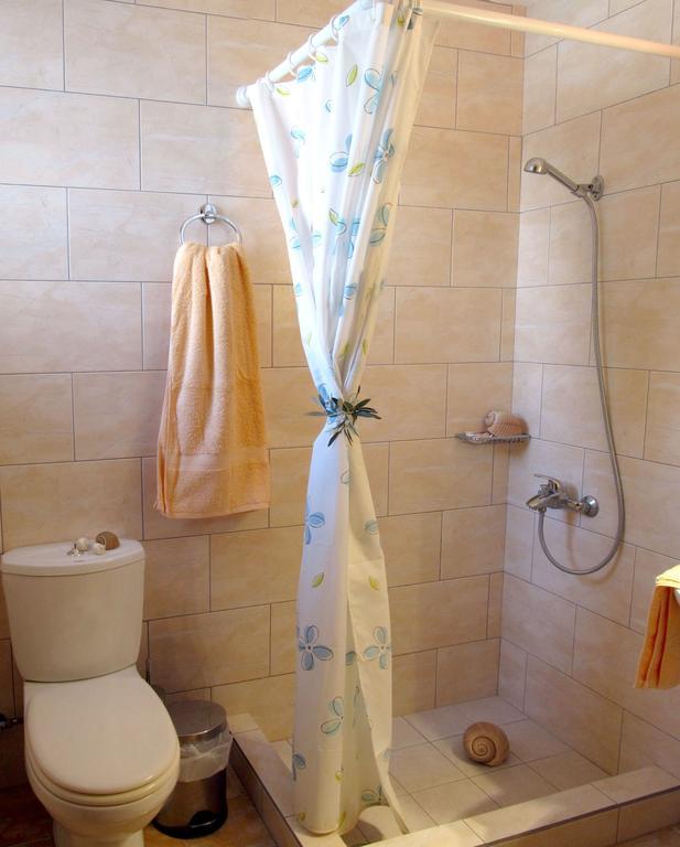 Villa Yiotevi Poros Town Quarto foto